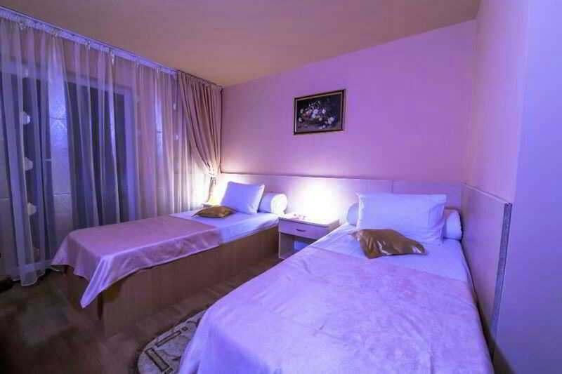 Voila Mamaia Hotel Exterior photo