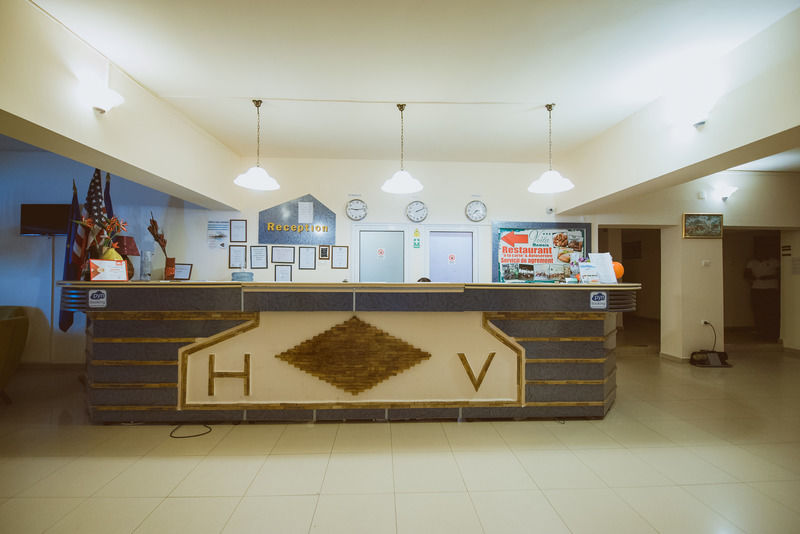 Voila Mamaia Hotel Exterior photo