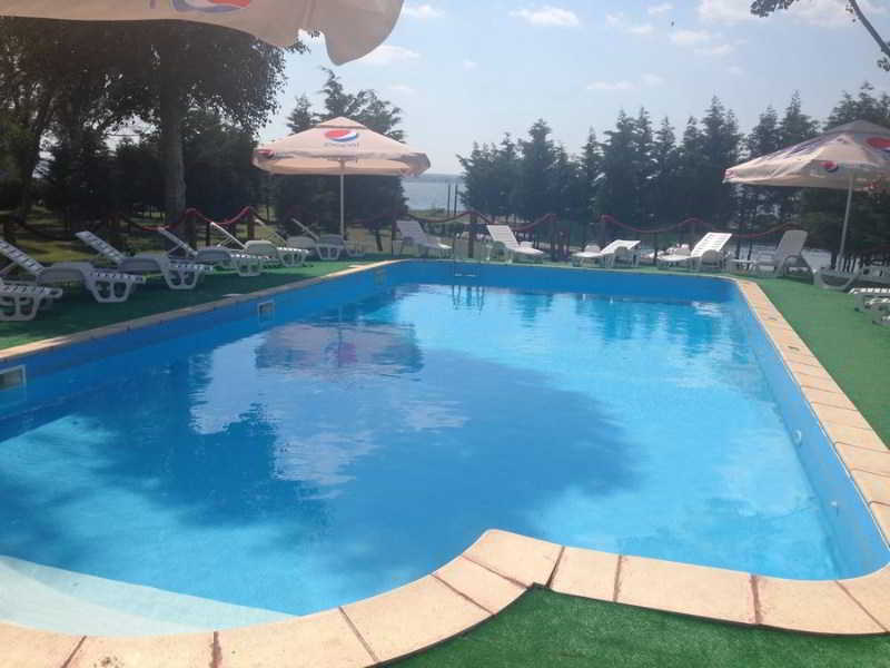Voila Mamaia Hotel Exterior photo
